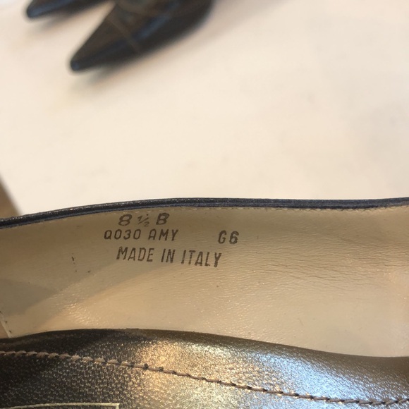 Navy and brown Coach pointy toe heel both pair women's size 81/2 but run 9 - Picture 5 of 16